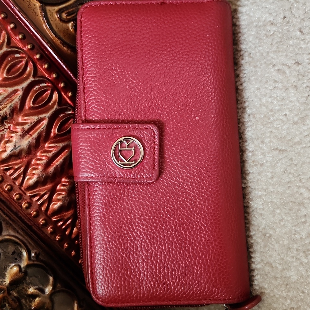 Red Wallet - Picture 2 of 10